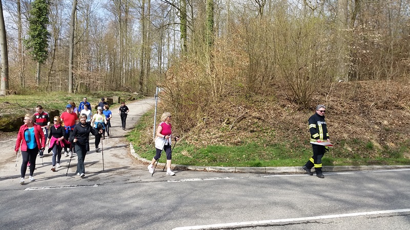 Bild "Einsatzberichte:120415_Walking_Treff.jpg"